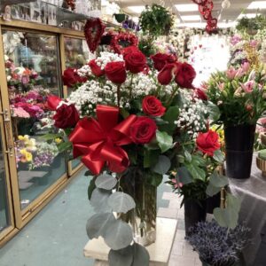 1 Doz Red Roses in Vase